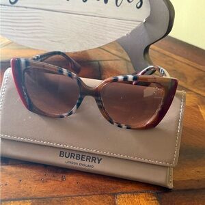 Burberry Unisex Sunglasses. Excellent Condition. Comes with case